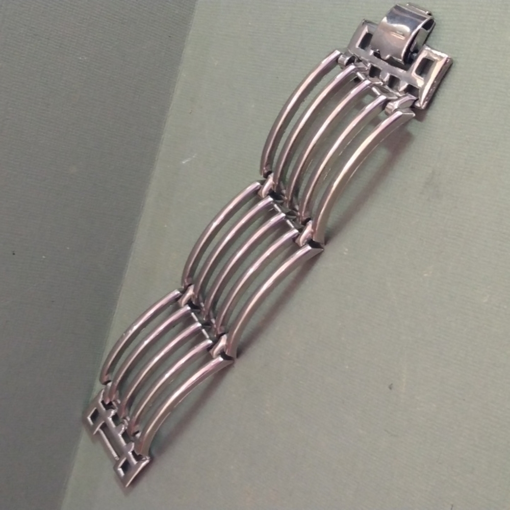 Silver tone bracelet